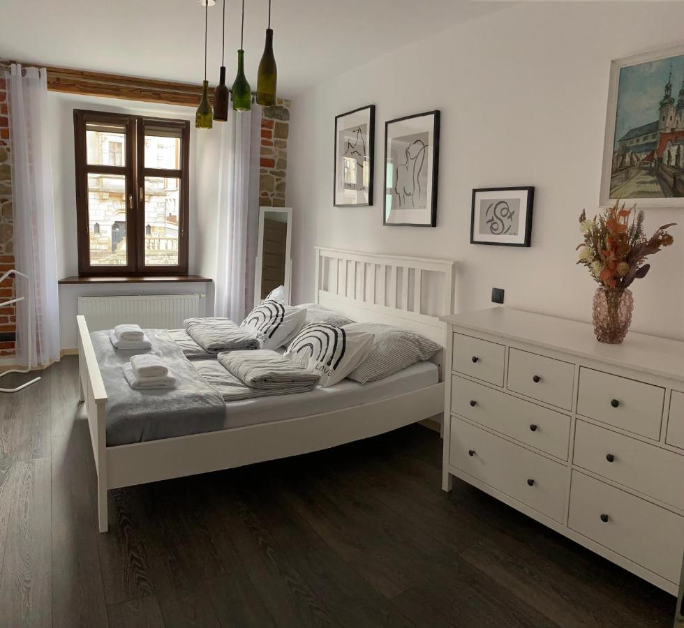 Apartament Przy Ratuszu Klodzko Exterior photo